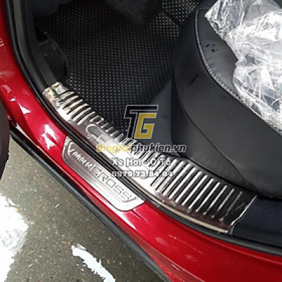 Bộ sản phẩm ỐP BẬC CỐP VÀ BẬC CỬA Inox xe Toyota Cross