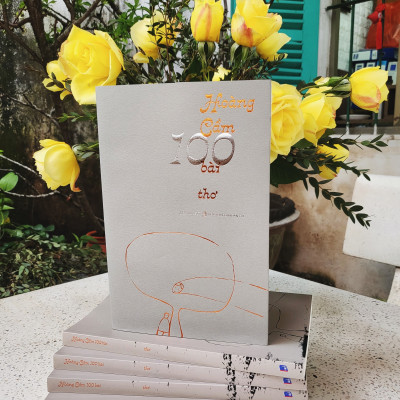 Hoàng Cầm 100 bài - BẢN ĐẶC BIỆT (Bìa cứng giấy kraf, tranh minh hoạ phụ bản màu)