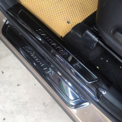 Ốp bậc cửa, Nẹp bước chân trong, ngoài xe dành cho HUYNDAI SANTAFE 2019 - 2020, chất liệu titan