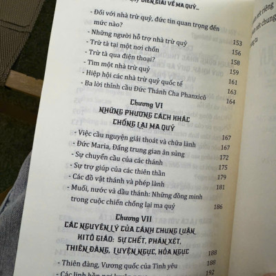 NHÀ TRỪ QUỶ: Diễn Giải Về Ma Quỷ - Những Chiêu Trò Của Satan Và Đạo Quân Thiên Thần Sa Ngã – Nxb Tri Thức
