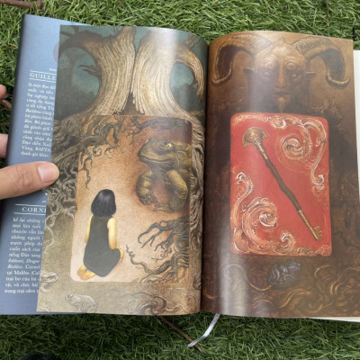 MÊ CUNG THẦN NÔNG – Pan’s Labyrinth – bìa cứng (duy nhất bìa cứng in kèm 04 tranh màu, tặng kèm bookmark) – NXB Kim Đồng