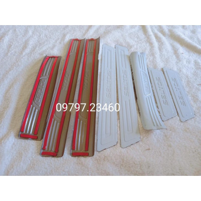 Ốp bậc cửa , nẹp bước chân Kia Seltos 2019-2022 cao cấp -mẫu Titan 8 chi tiết