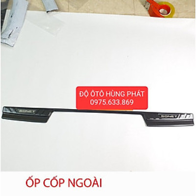 Ốp chống trầy cốp trong, ngoài xe Kia Sonet 2021-2022, Chất liệu Carbon cao cấp