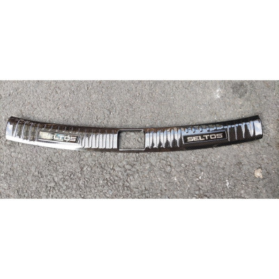 Ốp Chống trầy cốp trong, ngoài CARBON xe Kia Seltos 2020- 2021- 2022, vân cacbon cao cấp