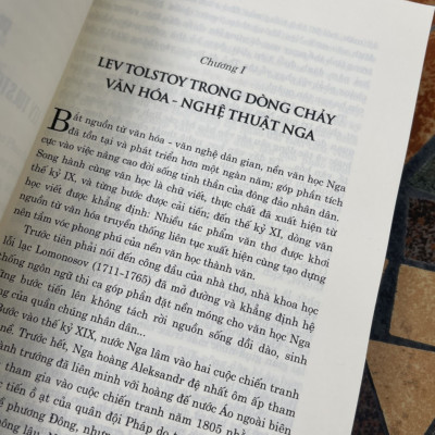 ĐẠI VĂN HÀO LEV TOLSTOY VÀ NGHỆ THUẬT TIỂU THUYẾT - Nguyền Trường Lịch - Nxb Chính trị Quốc gia Sự thật - bìa mềm