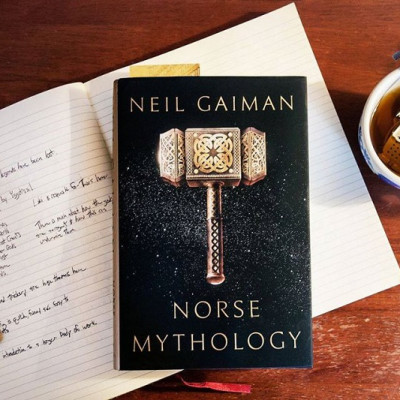 Combo 2 cuốn sách Phiêu Lưu Viễn Tưởng Của Neil Gaiman: Những Vị Thần Nước Mỹ + Thần Thoại Bắc Âu (Sách Nhã Nam)