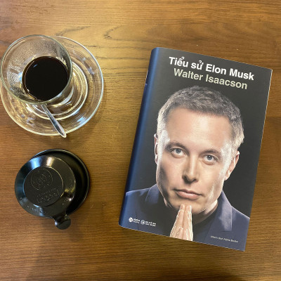 Trạm Đọc | Tiểu Sử Elon Musk