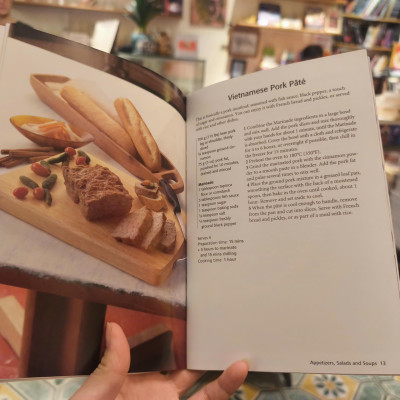 Sách - Vietnameese Favorites by Wendy Hutton - Periplus Mini Cookbooks