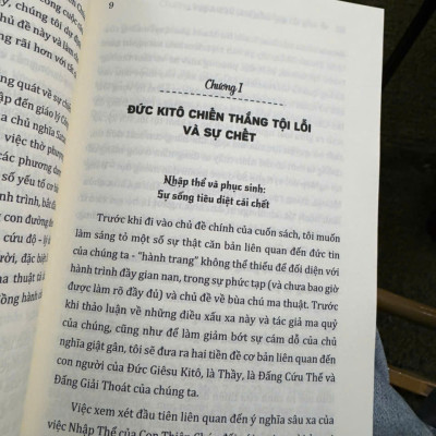 NHÀ TRỪ QUỶ: Diễn Giải Về Ma Quỷ - Những Chiêu Trò Của Satan Và Đạo Quân Thiên Thần Sa Ngã – Nxb Tri Thức