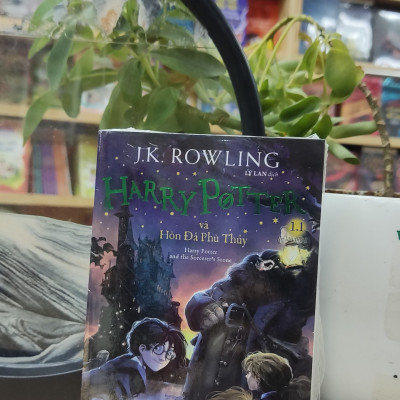 Sách NXB Trẻ - Harry Potter và Hòn Đá Phù Thủy - Tập 1 (set 2 cuốn) - khổ nhỏ (NXBT)