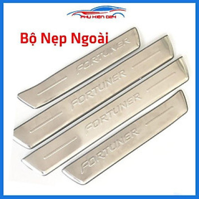 Bộ ốp bậc cửa trong ngoài nẹp bước chân Fortuner 2017-2018-2019-2020-2021-2022 Inox chống trầy trang trí xe