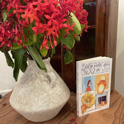 Sách - Tiệm Nước Hoa Ký Ức - Jin Seolla - Nhà xuất bản Phụ nữ Việt Nam & Lightbooks