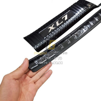 Bộ Ốp chống trầy cốp Suzuki XL7 – Mẫu Titan