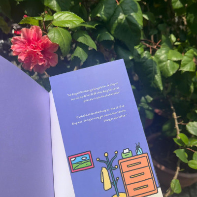 Sách - Chỉ mùa xuân và tình yêu được phép vào trong (Nhã Nam HCM)