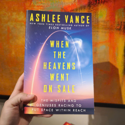 Sách - When the Heavens Went on Sale: The Misfits and Geniuses Racing to Put Space Within Reach by Ashlee Vance/Best Nonfiction/Paperback US