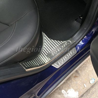 BỘ SẢN PHẨM Nẹp bước chân và ốp chống trầy cốp dành cho Vinfast Fadil - Mẫu Inox
