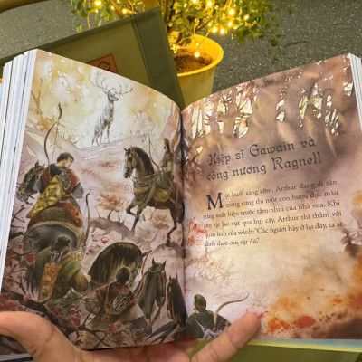 (Bìa cứng in màu) IILUSTRATED CLASSICS – TRUYỀN THUYẾT VUA ARTHUR – Mai Loan dịch – Đinh Tị Books – NXB Thanh Niên