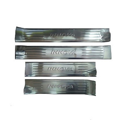 BỘ ỐP NẸP BƯỚC CHÂN TRONG INOX XE TOYOTA INNOVA 2016-2019