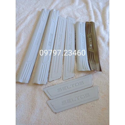 Ốp bậc cửa , nẹp bước chân Kia Seltos 2019-2022 cao cấp -mẫu Titan 8 chi tiết