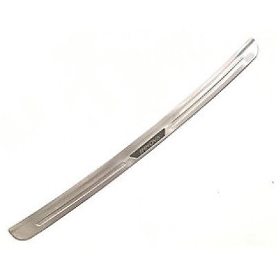 Bộ ốp chống trầy Cốp INOX dành cho xe Toyota Innova - Bên ngoài