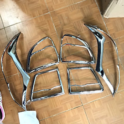 Bộ ốp viền đèn pha hậu mạ crom dành cho xe Toyota Fortuner 2013-2015