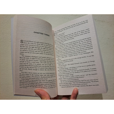 Sách - Altered Carbon by Richard Morgan - Tiểu thuyết khoa học tiếng Anh/ Science fiction in English