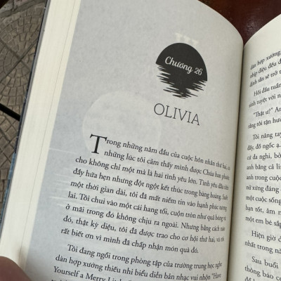 (Bìa mềm) BÊN KIA VÙNG BIỂN SÁNG TRĂNG – Julianne MacLean – 1980 Novel, Hoài Anh dịch – NXB Thanh Niên - 1980 Books 