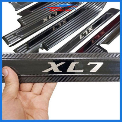 Bộ nẹp bước chân trong ngoài vân Cacbon xe XL7 2020-2021 chống trầy làm đẹp ô tô