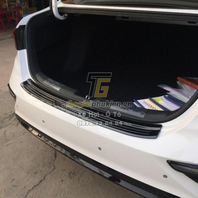 Bộ ốp chống trầy bậc cốp Kia Cerato 2019 - Mẫu Titan