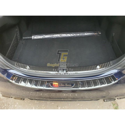 Bọ ốp chống trầy bậc cốp Mercedes C180, C200, C250, C300 2016+ – Mẫu Titan