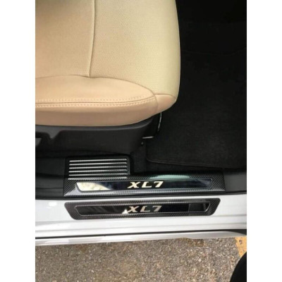 Bộ Ốp bậc cửa, nẹp bước chân Cacbon dành cho Suzuki XL7