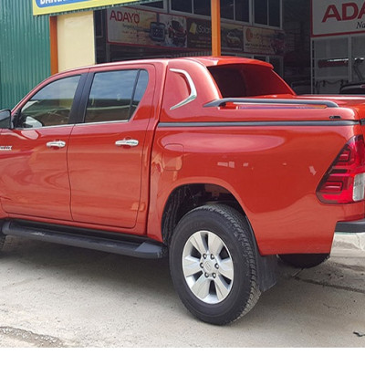 Bộ nẹp viền chân kính INOX dành cho xe Toyota Hilux Revo