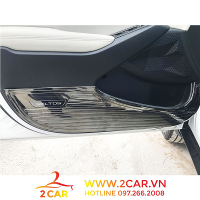 Ốp Tapli Cánh Cửa Xe Kia SELTOS 2020- 2021- 2022, chất liệu TiTan Cao Cấp chống xước tapli