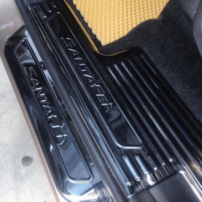 Ốp bậc cửa, Nẹp bước chân trong, ngoài xe dành cho HUYNDAI SANTAFE 2019 - 2020, chất liệu titan