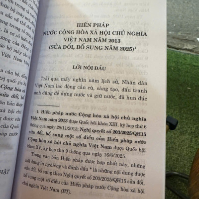 HIẾN PHÁP NƯỚC CỘNG HOÀ XÃ HỘI CHỦ NGHĨA VIỆT NAM NĂM 2013 (Sửa đổi, bổ sung năm 2025) – NXB Chính trị quốc gia sự thật