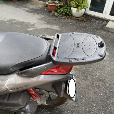 Đế đệm Givi MP60N dùng để lắp thùng Givi