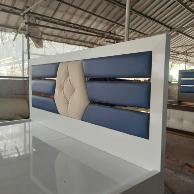 Giường gỗ MDF lõi xanh Juno Sofa kết hợp inox mạ vàng 