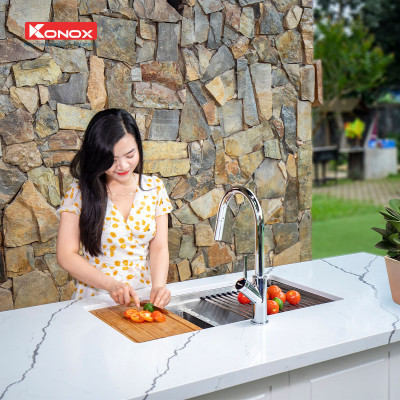 Vòi rửa bát kéo dây Konox, Model Ponte Grey, 4 phiên bản màu, Bề mặt mạ PVD 5 lớp cao cấp, Lõi đồng tiêu chuẩn CW617N, Linh kiện phụ trợ dòng chảy nhập khẩu châu Âu, Bảo hành chính hãng 5 năm, Hàng chính hãng