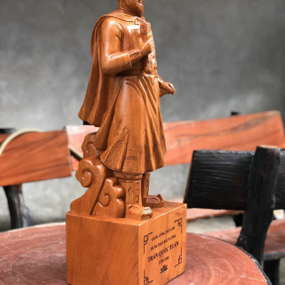 TƯỢNG TRẦN QUỐC TUẤN ,TRẦN HƯNG ĐẠO VƯƠNG BẰNG GỖ HƯƠNG ĐÁ KT 80×26×21CM