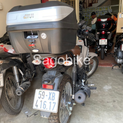 Thùng xe PG-1 thùng givi B32N Bold kèm đế MP60N, ốc gắn và baga PG 1 - Hàng givi chính hãng, bảo hành 2 năm