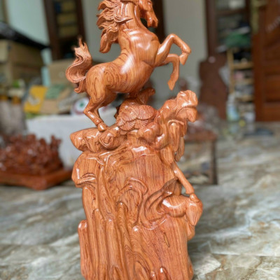 Tượng con ngựa song mã uyên ương bằng gỗ hương đá kt cao 60cm