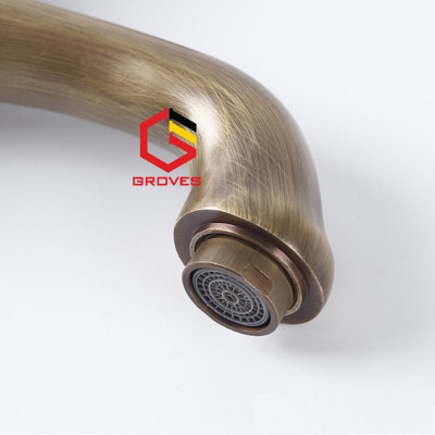 Vòi rửa mặt, vòi rửa lavabo nóng lạnh thân cao tân cổ điển GR 8603C