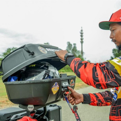 Thùng đi phượt GIVI E43NTL - Monolock Top Case Dung tích lớn 43Lít dùng cho tất cả các dòng xe