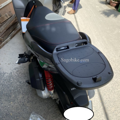 Đế đệm Givi MP60N dùng để lắp thùng Givi