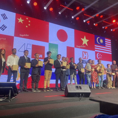 Thùng givi E43Gold phiên bản giới hạn, khuyến mãi khủng kỉ niệm 15 năm Givi Việt Nam, thùng givi 43 lit