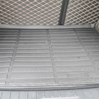 Thảm lót cốp xe ô tô Vinfast VF8 Nhãn hiệu Macsim chất liệu nhựa TPE cao cấp màu đen