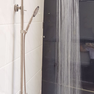 Bộ sen cây tắm đứng nóng lạnh Inox SUS 304 Eurolife EL-S909 (Trắng vàng)