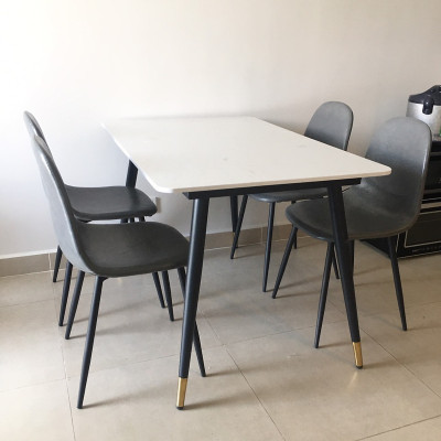 Bộ bàn ăn mặt đá vân mây và 4 ghế Nội thất Juno Sofa