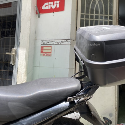Thùng xe Exciter 135, thùng Givi E43NTL và baga givi Exciter 135