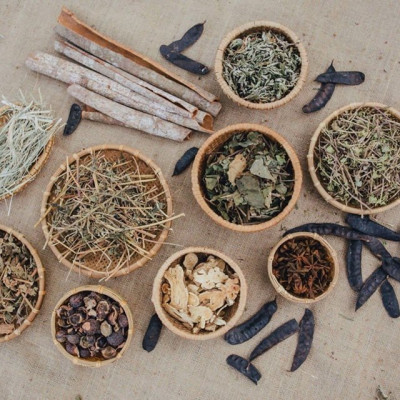 TINH CHẤT GỘI ĐẦU THẢO MỘC MẸ KEN-Chai 250ml